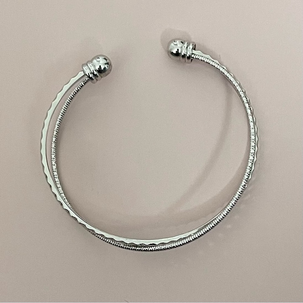 Elegant Silver Tone Cuff Bracelet Double Cross Design Statement Jewelry Bangle - Picture 2 of 3